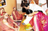 Telangana Chief Minister invites Sringeri Swamy for Ayutha Chandika Yaaga at Medak